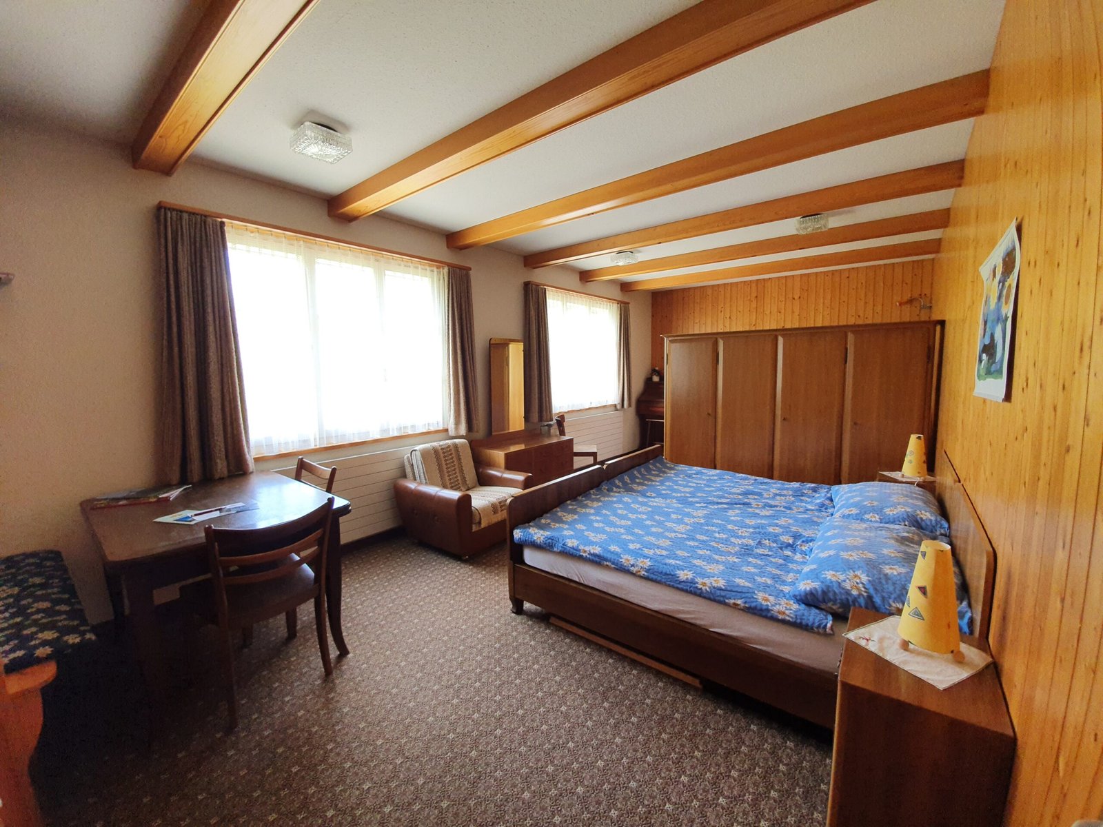 berger-eriz-unterkunft - Bühnenzimmer